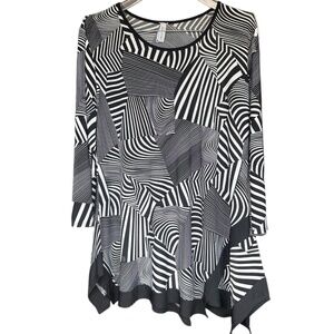 Geometric Black and White Tunic‎ Top Sz 1X
